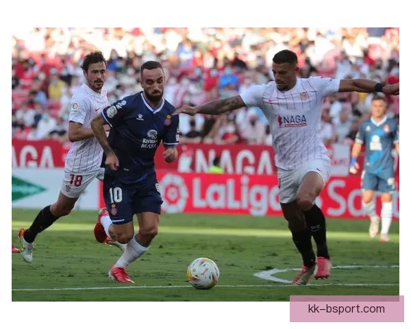 佩德罗萨免签加盟塞维利亚引发球队阵容全新升级热议