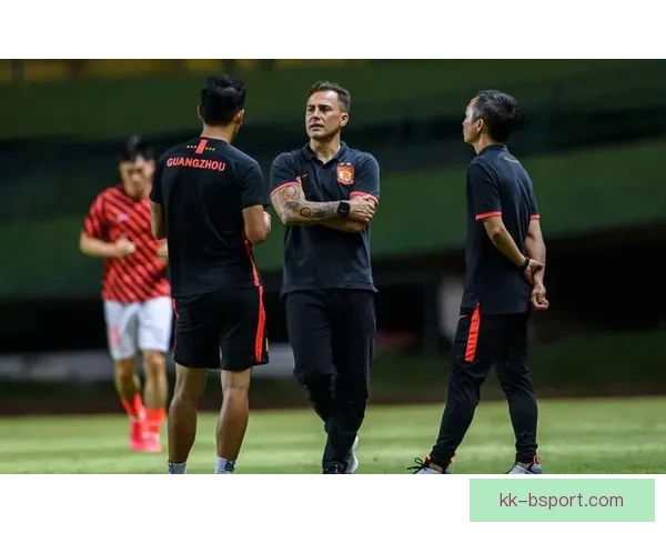 蒂亚戈安德拉德在深圳新鹏城边路展现中超顶级冲刺突破能力